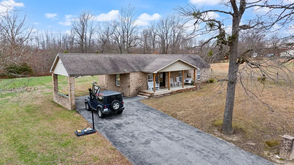 2753 State Highway 829 Albany KY 42602