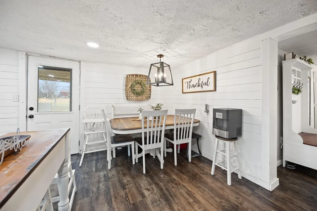 2753 State Highway 829 Albany KY 42602