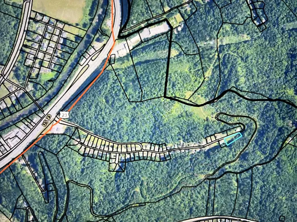 Lot 16 E Keyser Heights Drive Pikeville KY 41501
