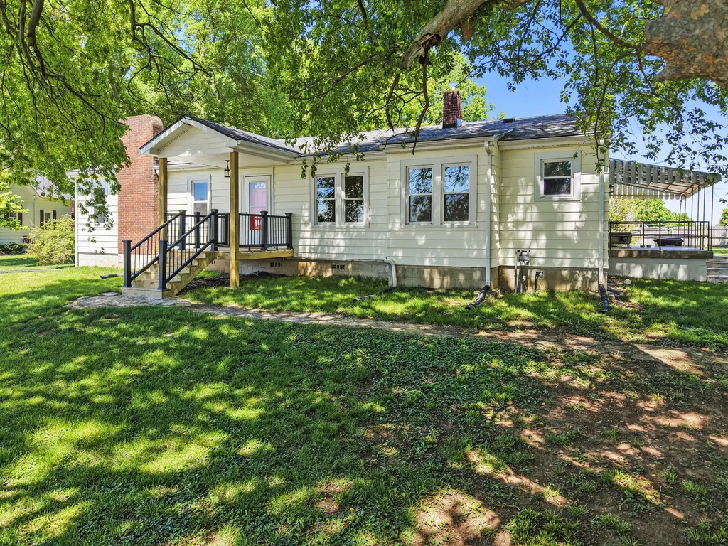 44 Horseshoe Drive Paris KY 40361