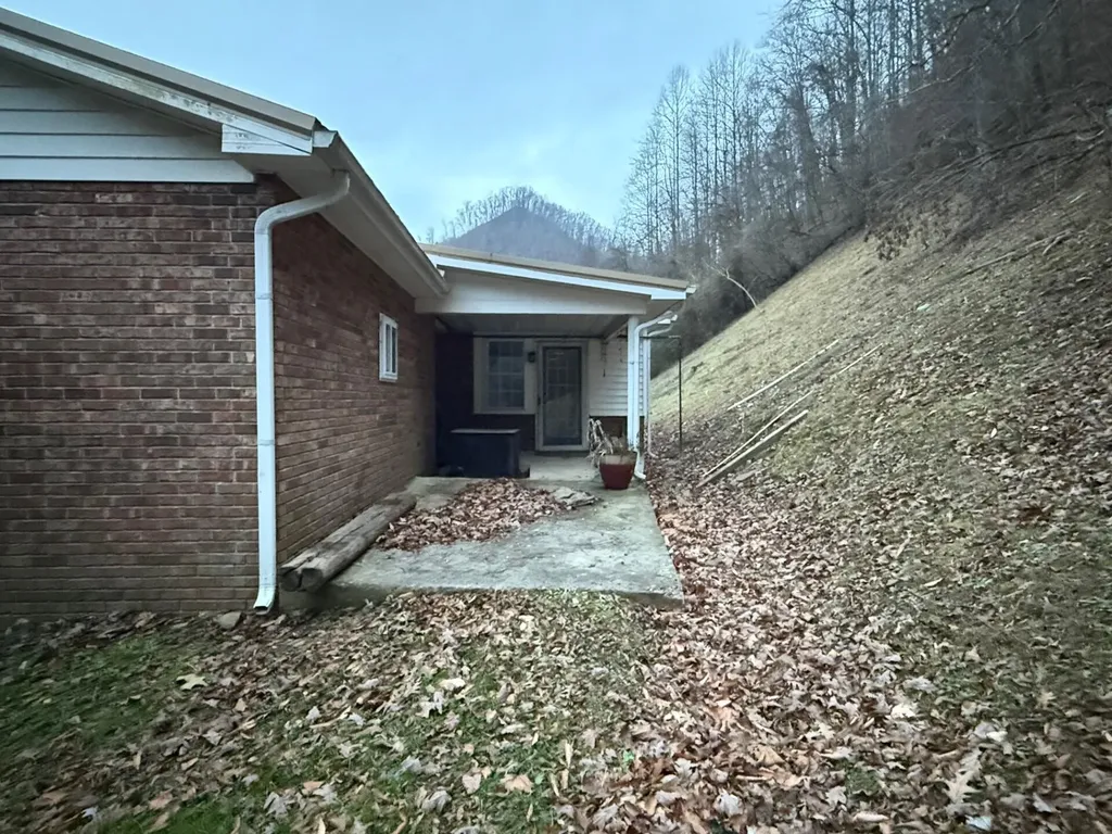 10361 State Highway 194 E Kimper KY 41539