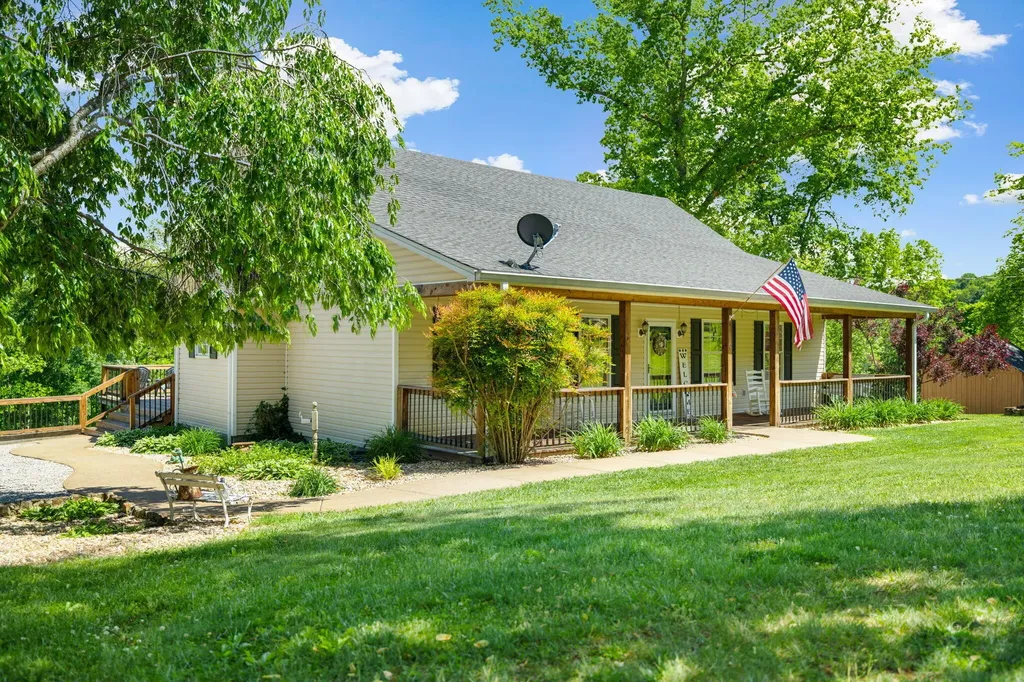 305 Lone Oak Road Mt Vernon KY 40456