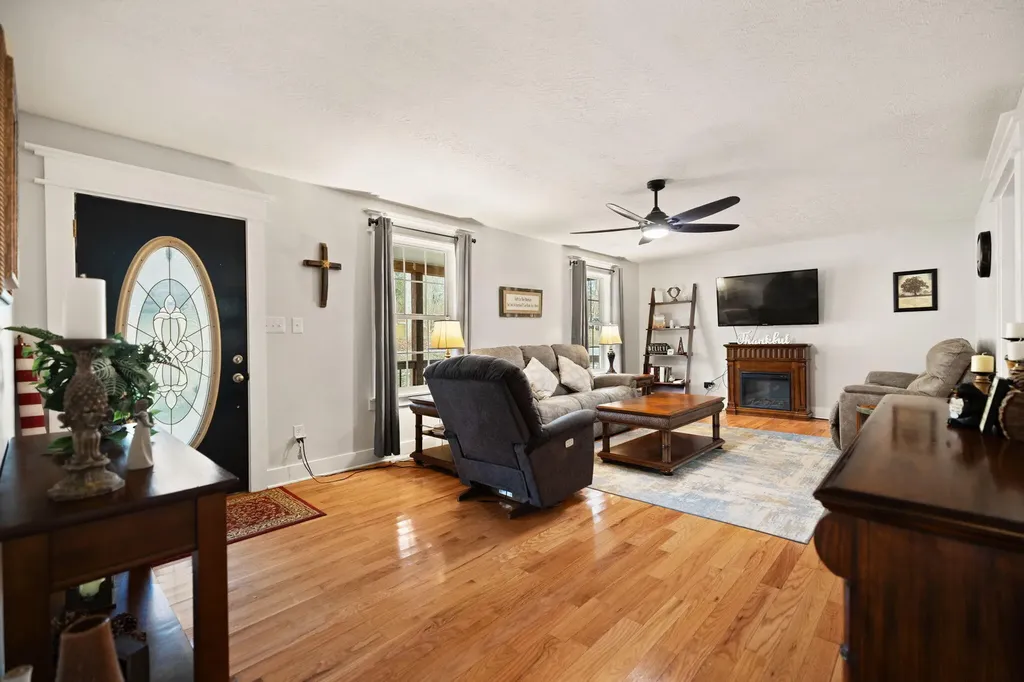 305 Lone Oak Road Mt Vernon KY 40456