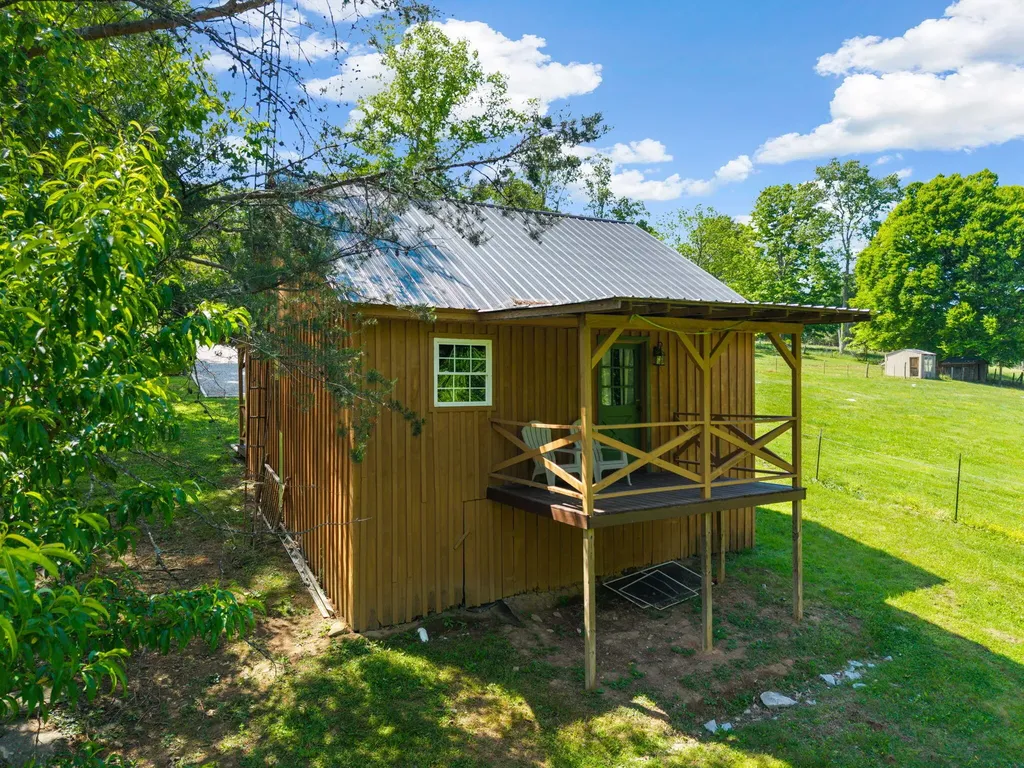 305 Lone Oak Road Mt Vernon KY 40456