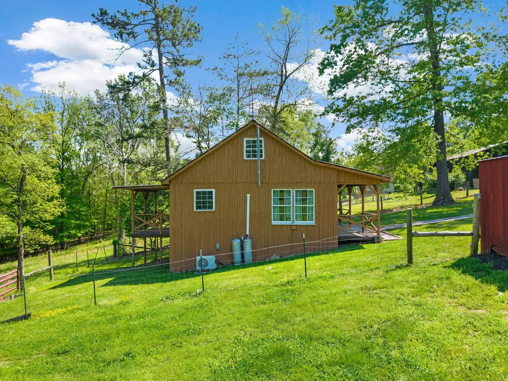 305 Lone Oak Road Mt Vernon KY 40456