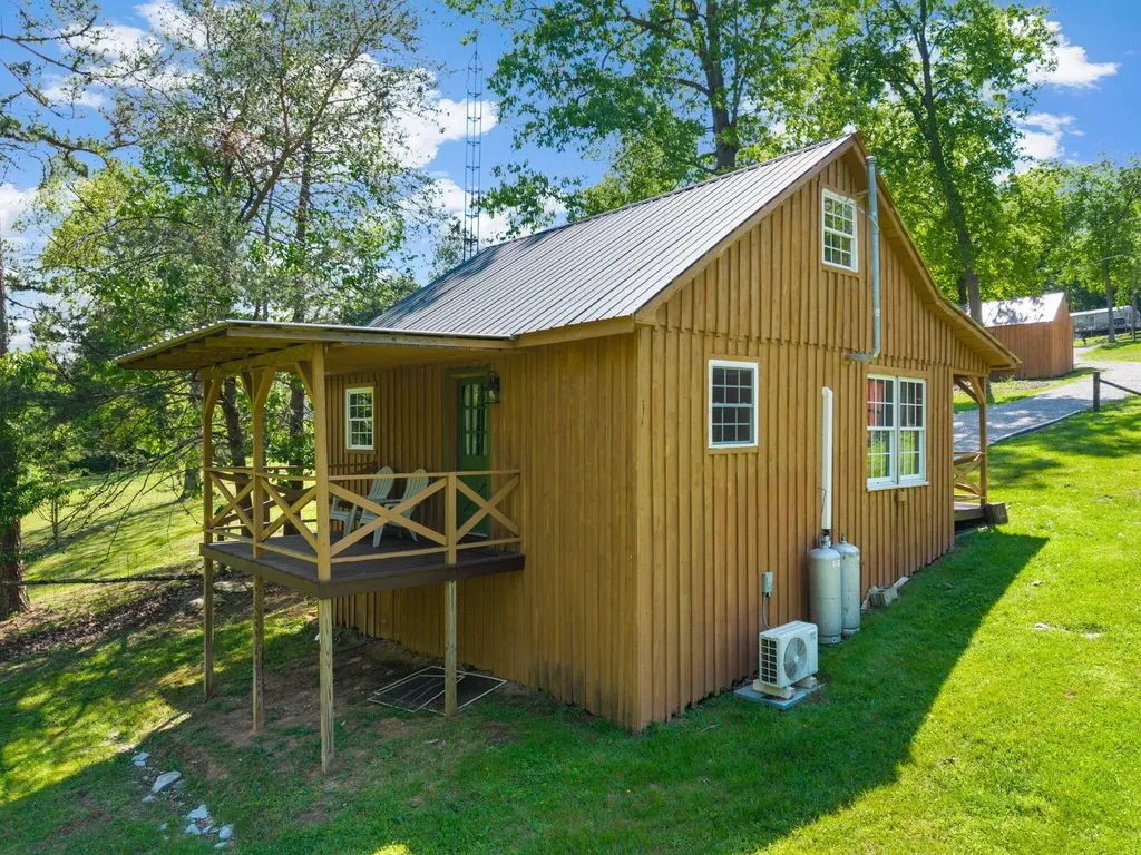 305 Lone Oak Road Mt Vernon KY 40456