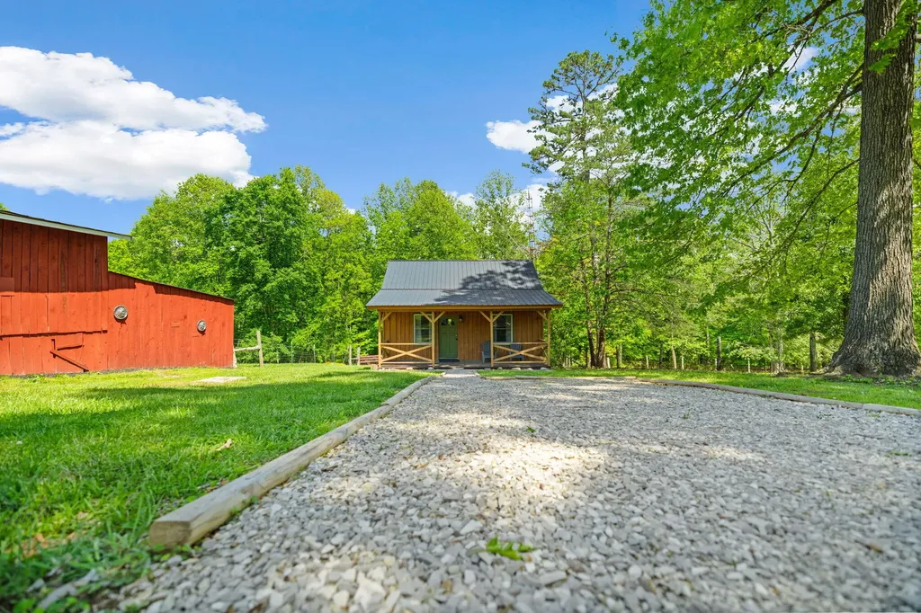 305 Lone Oak Road Mt Vernon KY 40456