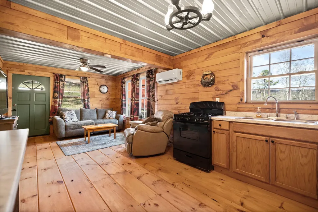 305 Lone Oak Road Mt Vernon KY 40456
