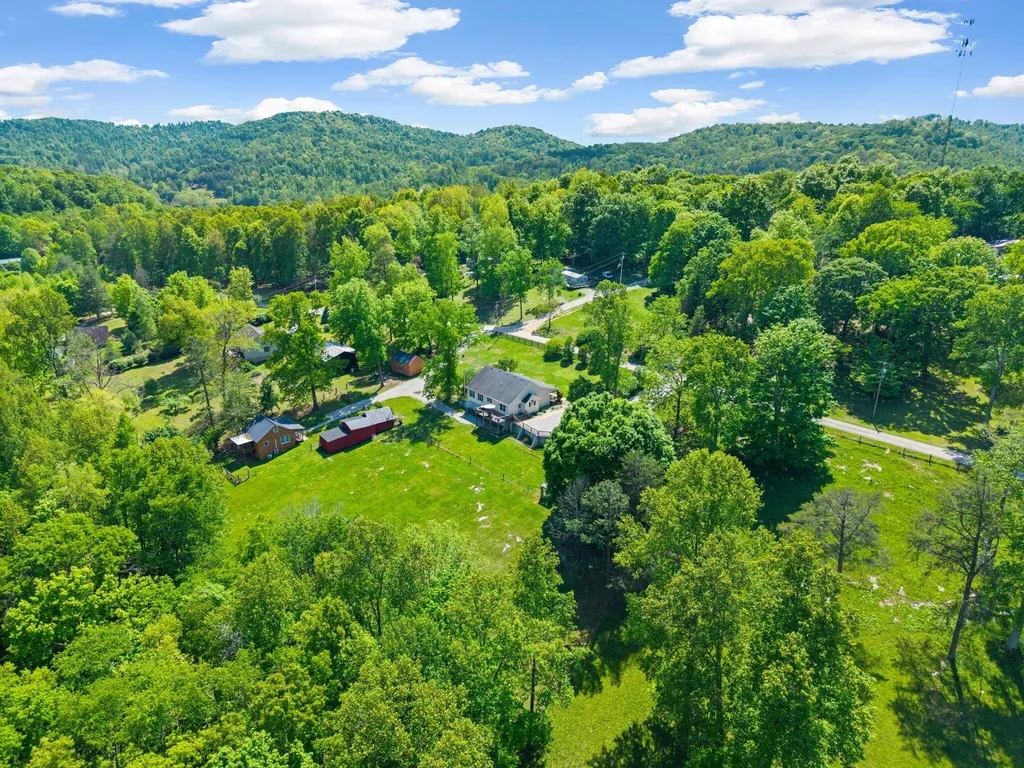 305 Lone Oak Road Mt Vernon KY 40456