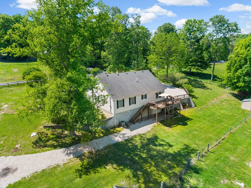 305 Lone Oak Road Mt Vernon KY 40456