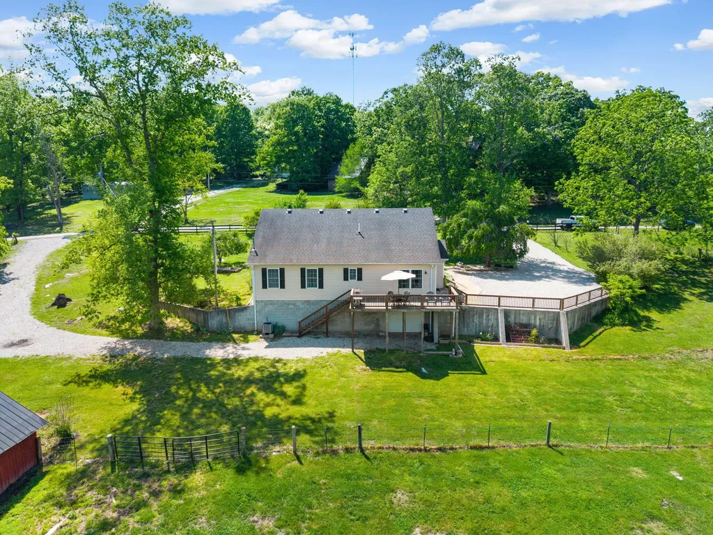305 Lone Oak Road Mt Vernon KY 40456