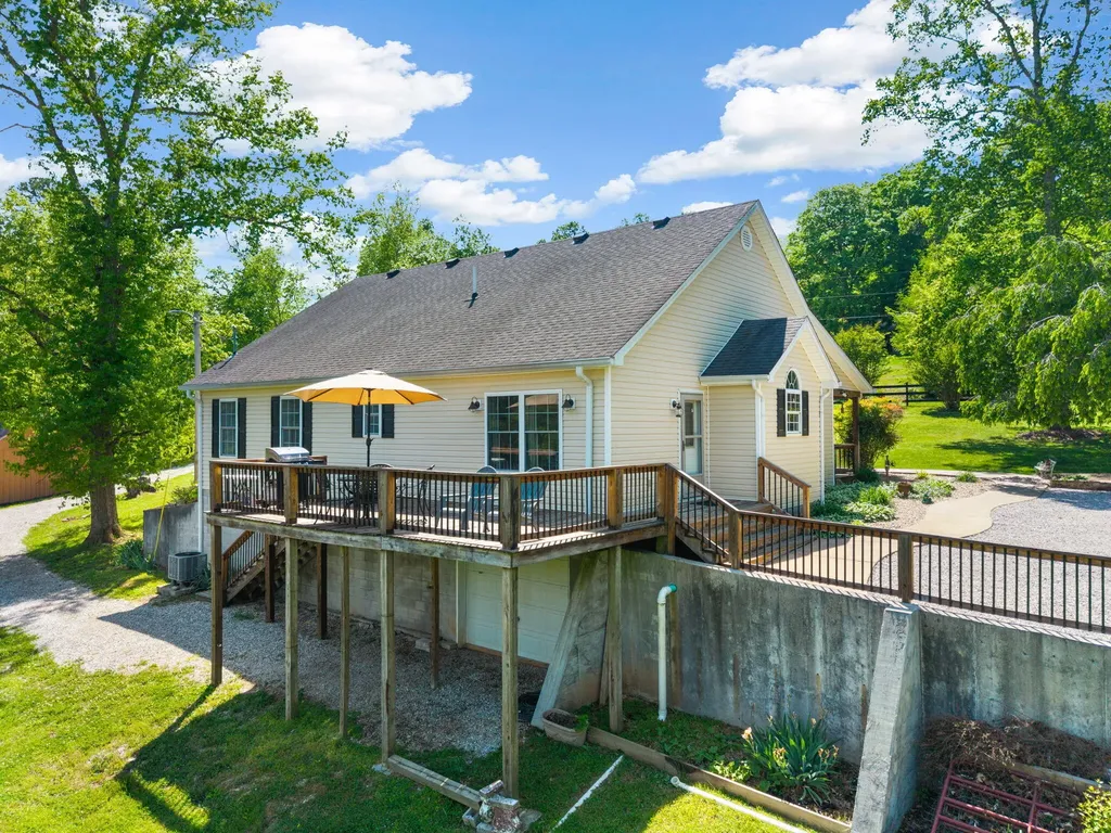 305 Lone Oak Road Mt Vernon KY 40456