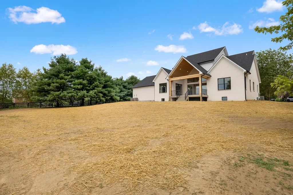 526 Polo Run Lane Versailles KY 40383