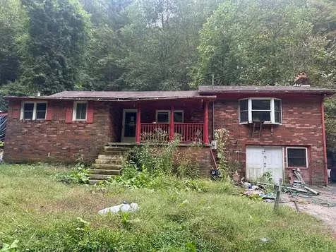 275 Rocky Hollow Road Raccoon KY 41557