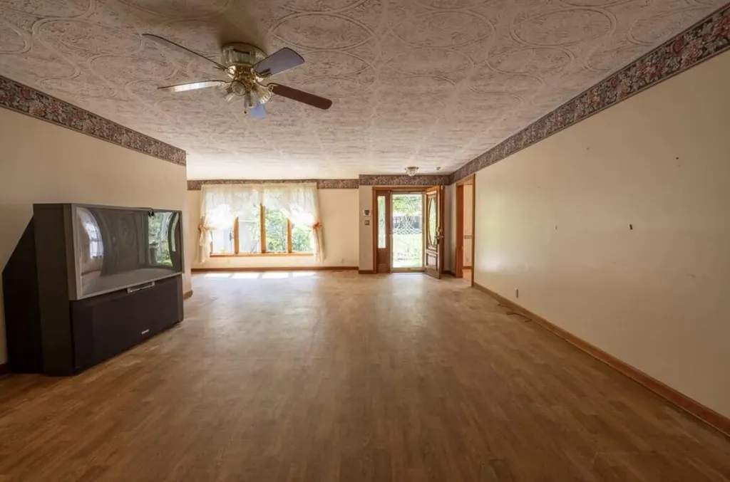 939 Right Fork Island Creek Road Pikeville KY 41501