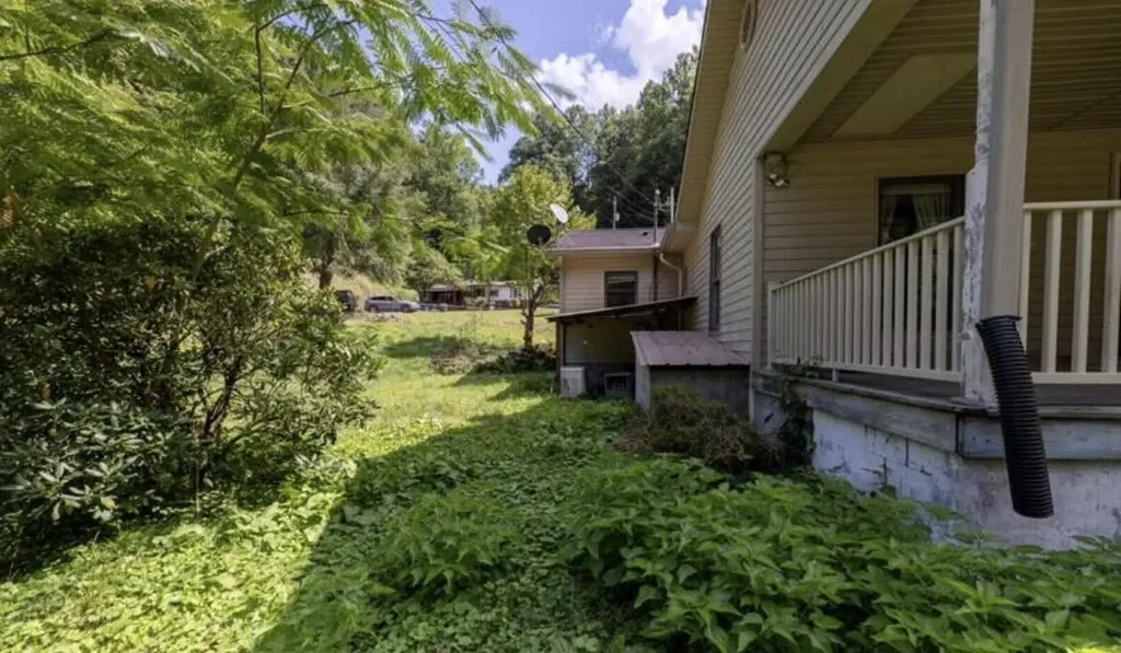 939 Right Fork Island Creek Road Pikeville KY 41501