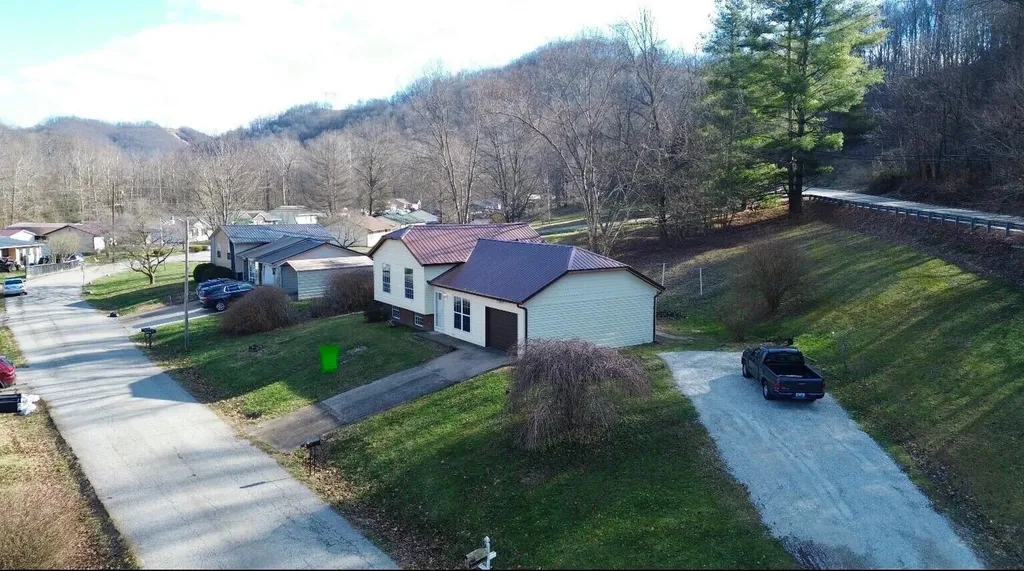 166 Chestnut Street Vanceburg KY 41179