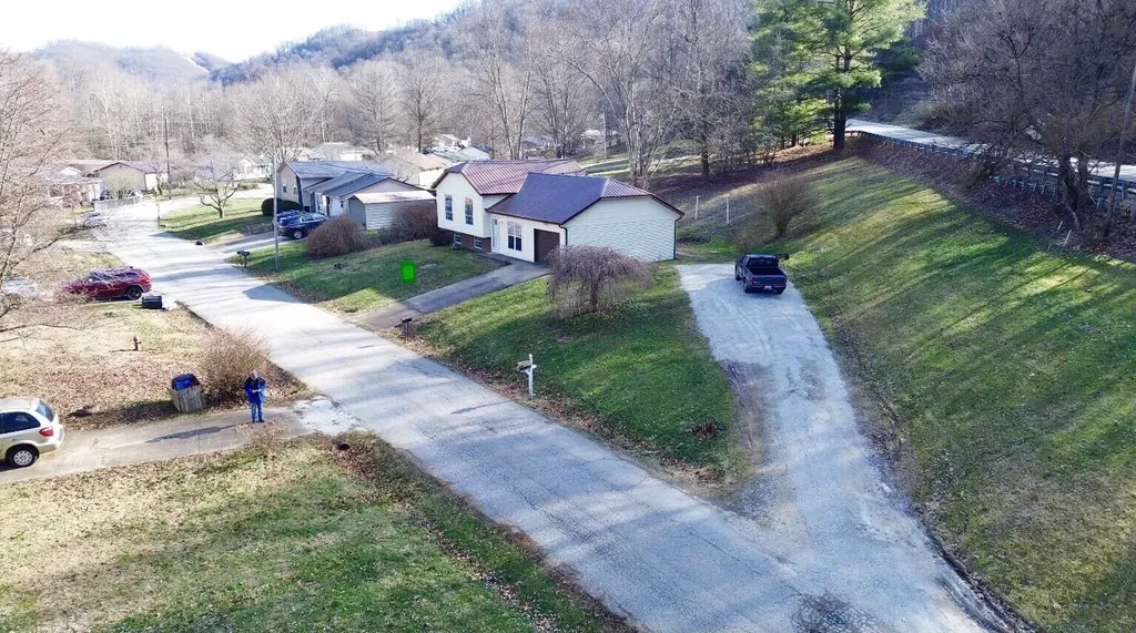 166 Chestnut Street Vanceburg KY 41179