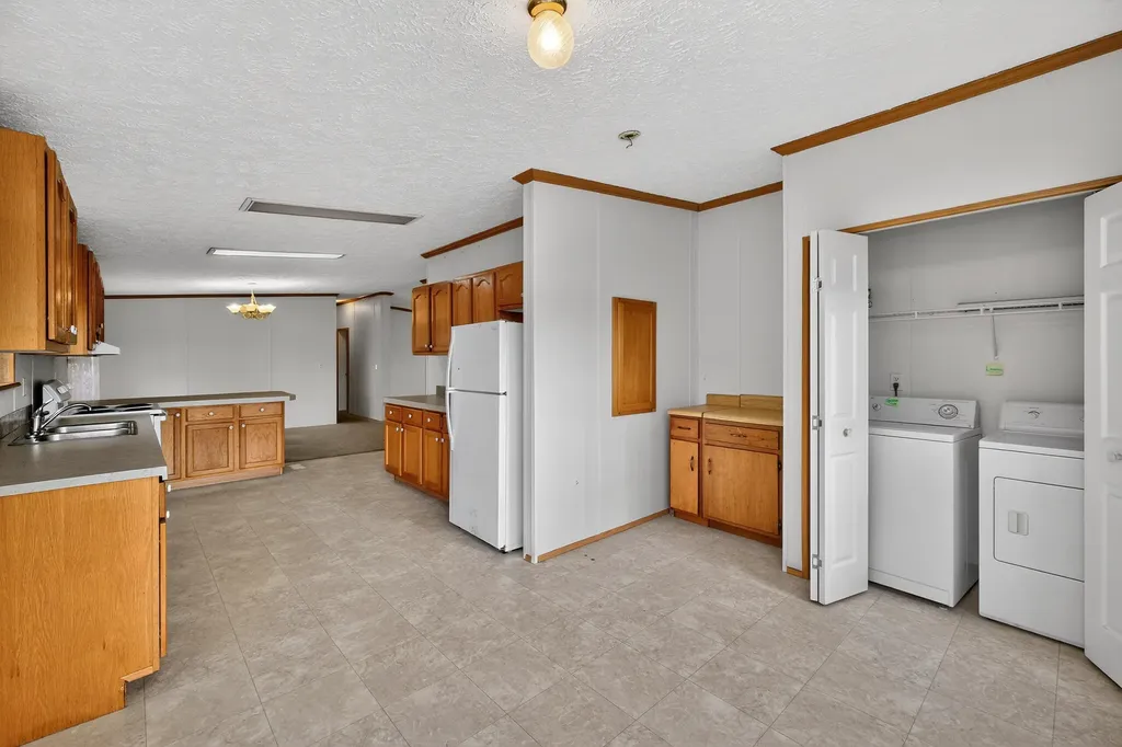 202 N Third Street Harrodsburg KY 40330