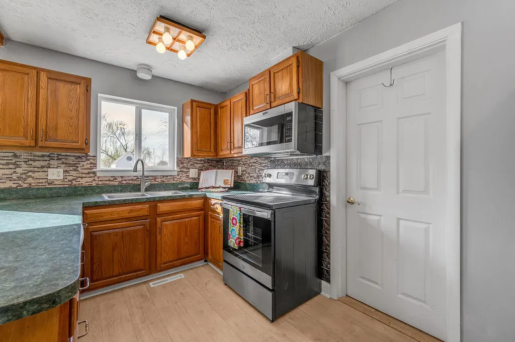 3285 Shoal Lake Drive Lexington KY 40515
