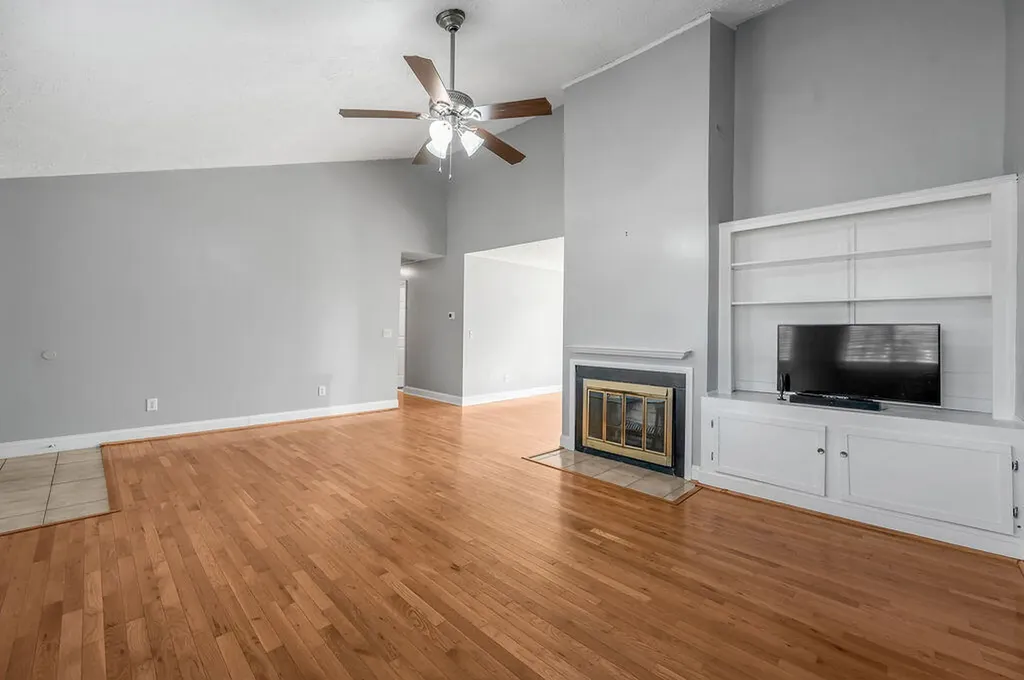3285 Shoal Lake Drive Lexington KY 40515