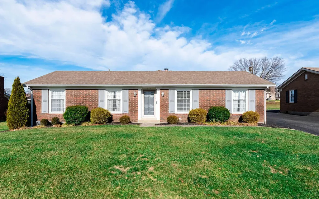 107 Pin Oak Drive Lancaster KY 40444