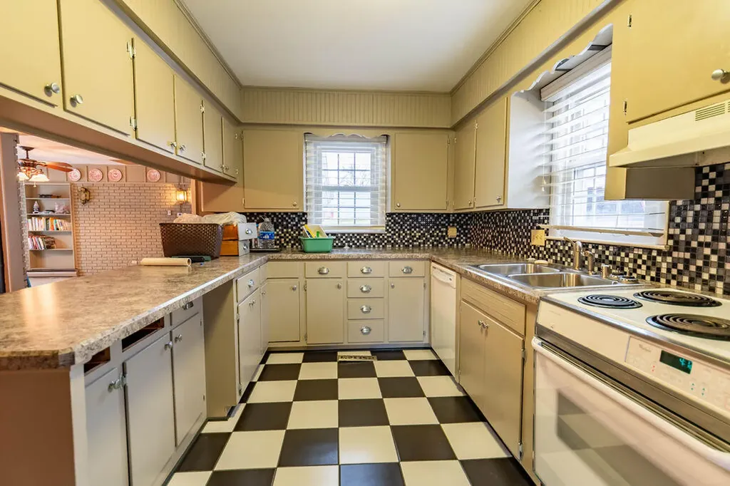 107 Pin Oak Drive Lancaster KY 40444