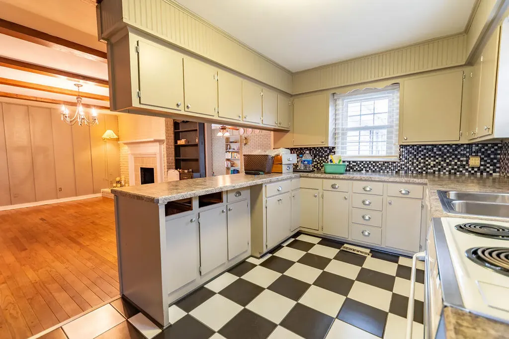 107 Pin Oak Drive Lancaster KY 40444