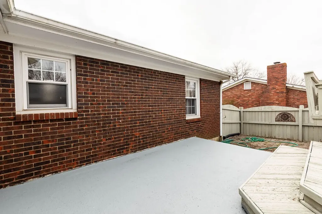 107 Pin Oak Drive Lancaster KY 40444