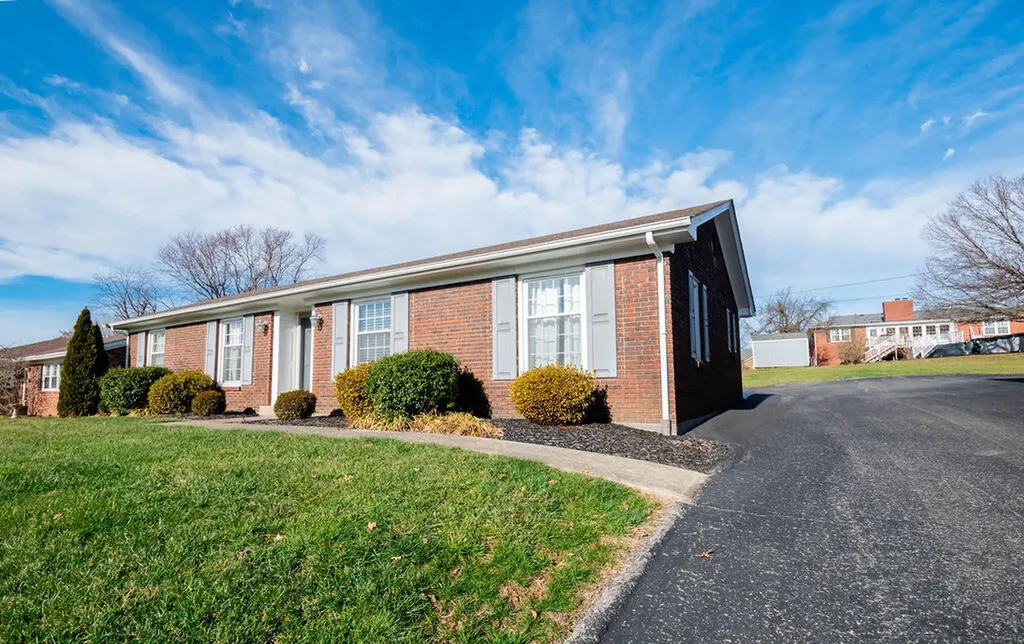 107 Pin Oak Drive Lancaster KY 40444