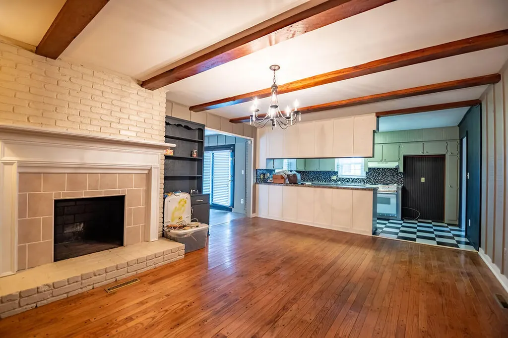 107 Pin Oak Drive Lancaster KY 40444