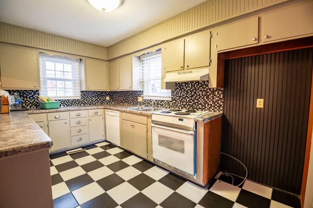 107 Pin Oak Drive Lancaster KY 40444