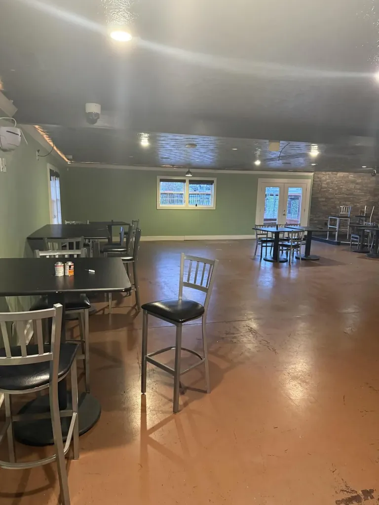 77 River Drive Irvine KY 40336