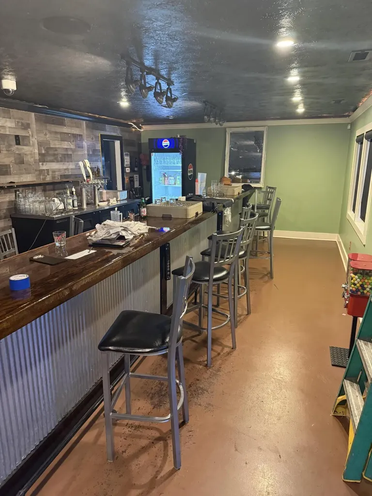 77 River Drive Irvine KY 40336