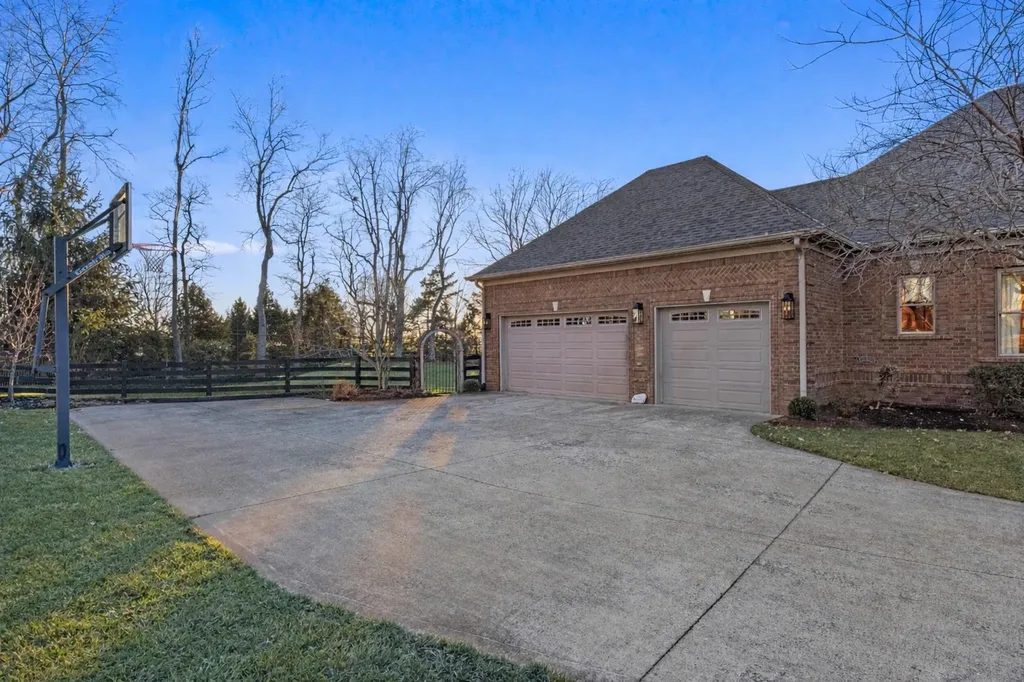 236 E Cambridge Lane Nicholasville KY 40356