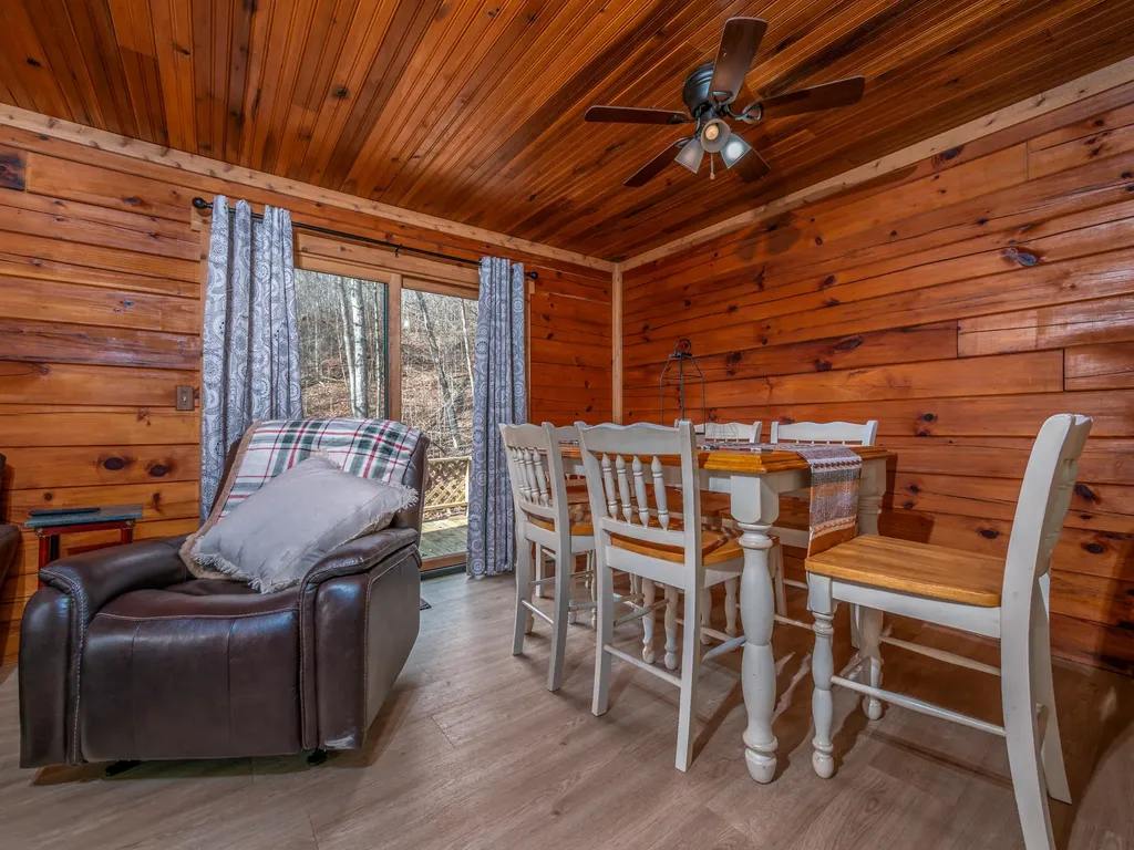 1528 Ky-377 Vanceburg KY 41179