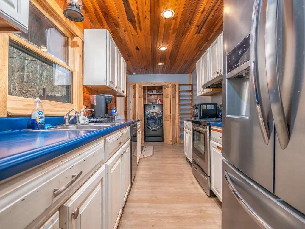 1528 Ky-377 Vanceburg KY 41179