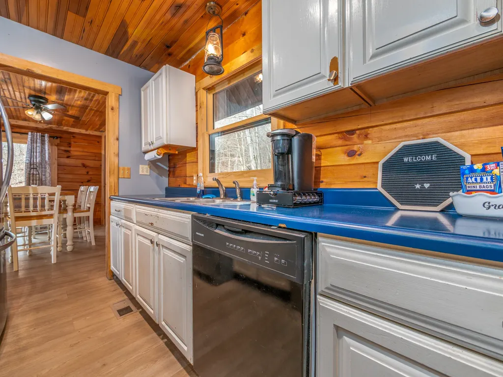1528 Ky-377 Vanceburg KY 41179