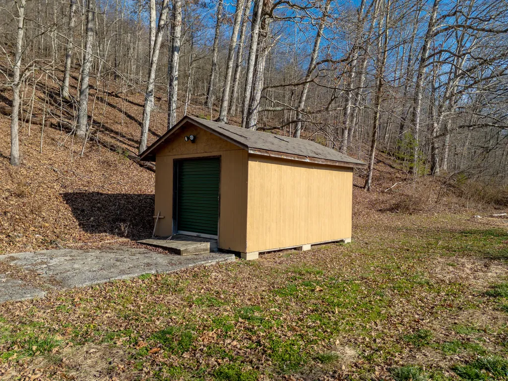1528 Ky-377 Vanceburg KY 41179