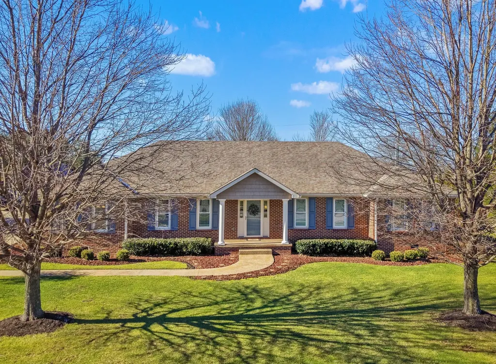 891 W Count Fleet Circle Danville KY 40422