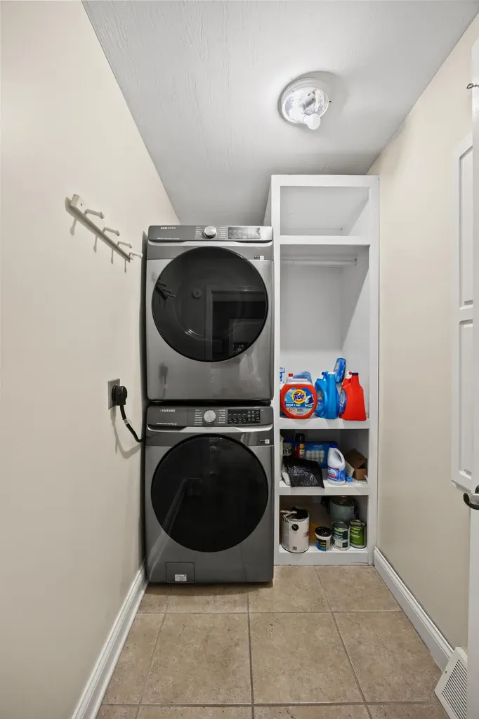 891 W Count Fleet Circle Danville KY 40422