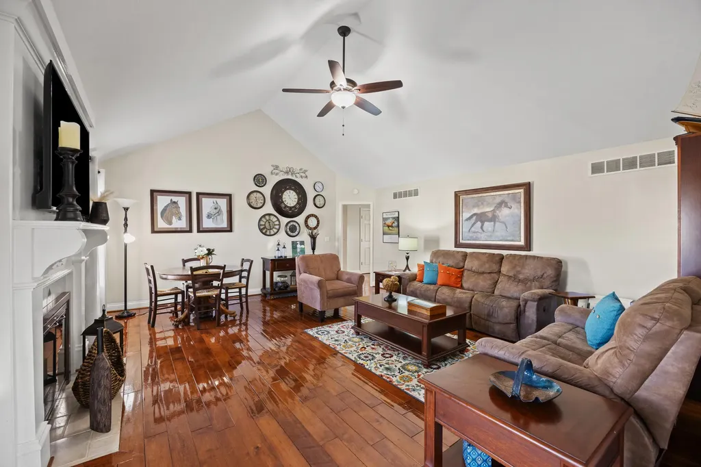 891 W Count Fleet Circle Danville KY 40422