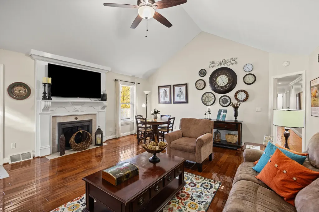 891 W Count Fleet Circle Danville KY 40422