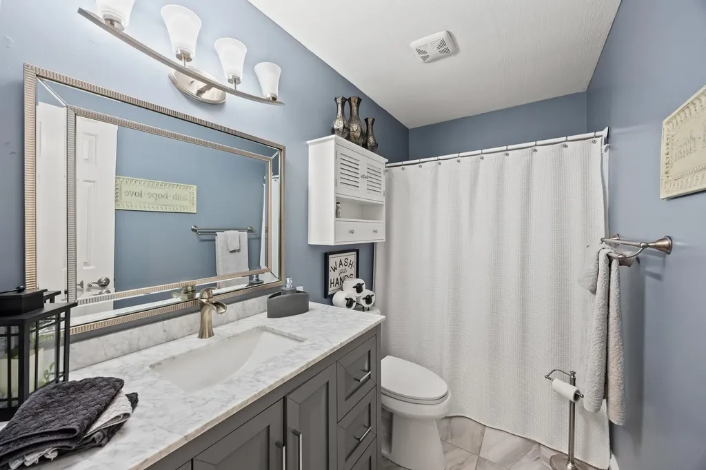 891 W Count Fleet Circle Danville KY 40422