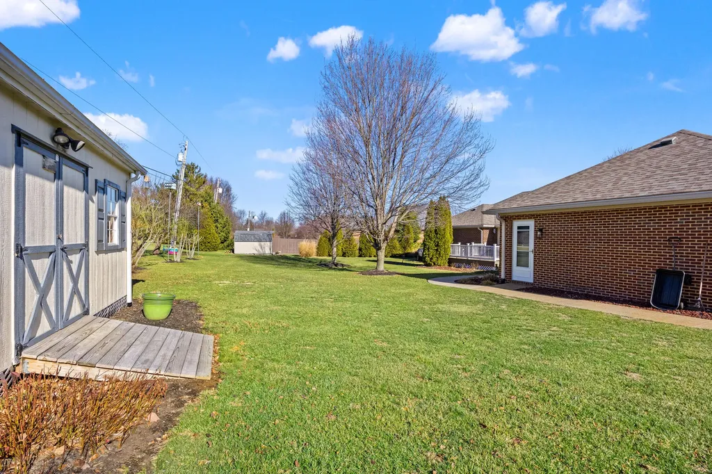 891 W Count Fleet Circle Danville KY 40422
