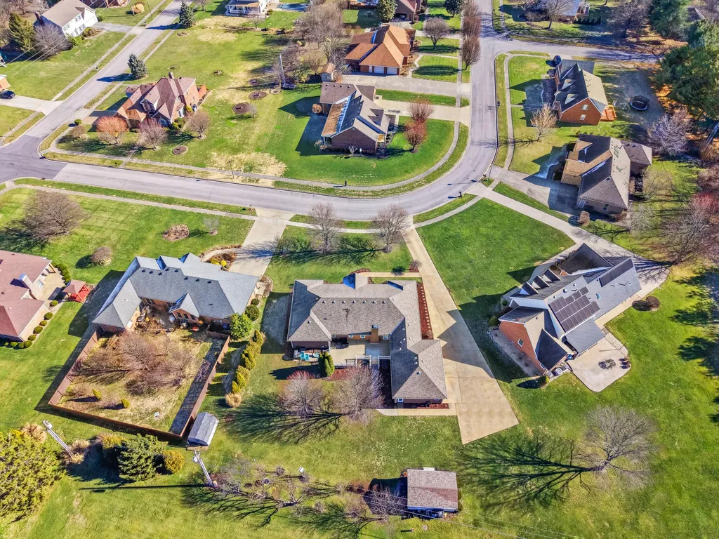 891 W Count Fleet Circle Danville KY 40422