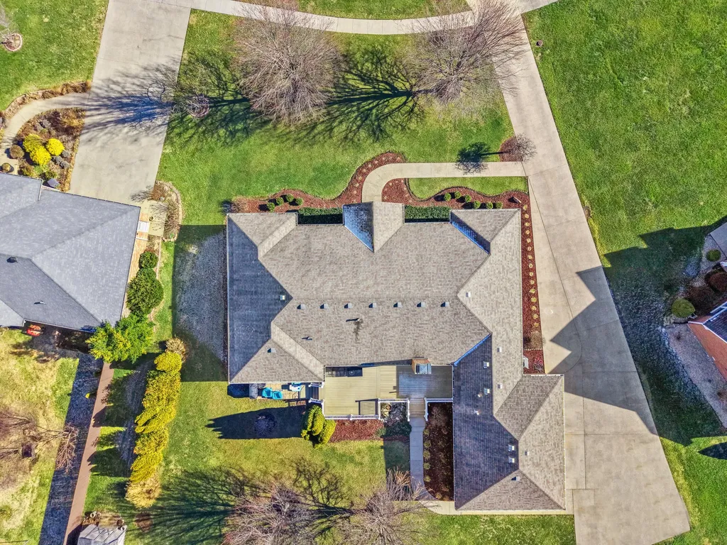 891 W Count Fleet Circle Danville KY 40422