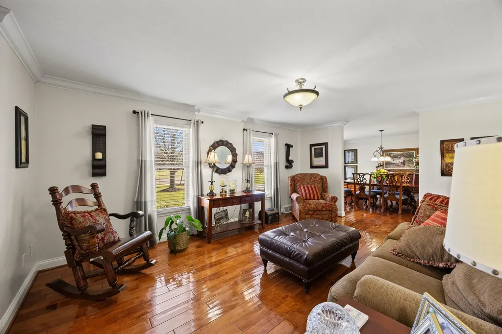 891 W Count Fleet Circle Danville KY 40422