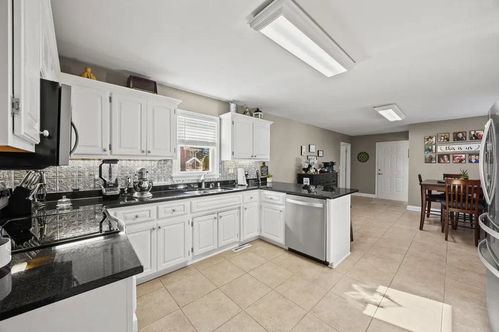 891 W Count Fleet Circle Danville KY 40422