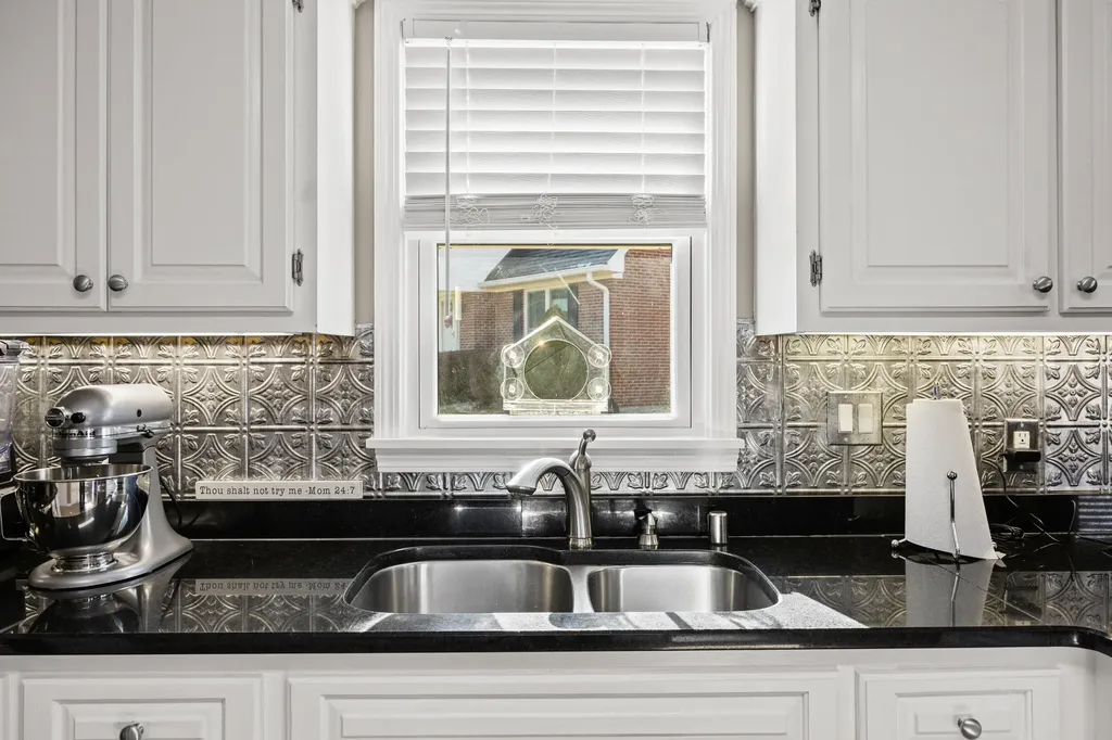 891 W Count Fleet Circle Danville KY 40422